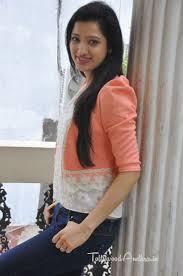 Richa Pinai in Jeans