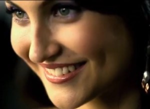 Elli Avram -dimple - smiling girl with dimple