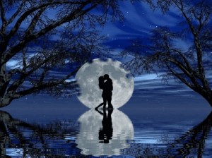 lovers under moon - lovers in moonlight wallpaper